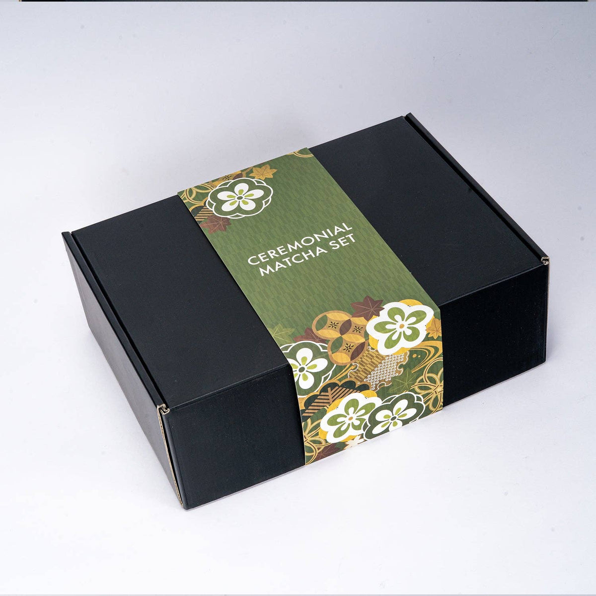 4-Piece Ceremonial Matcha Gift Set with Whisk, Stand and Scoop – White, 12 oz